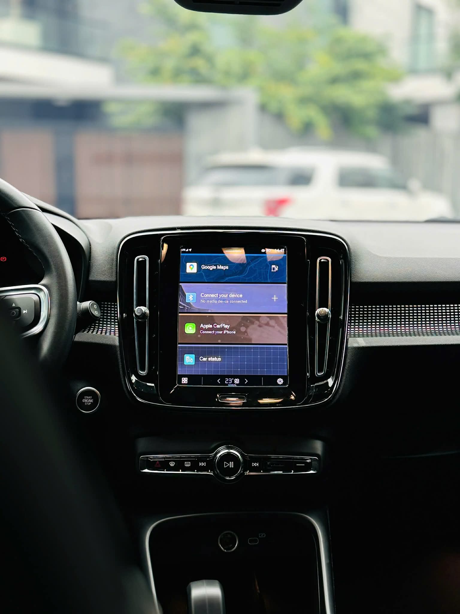 VOLVO XC40 SẢN XUẤT 2023 LĂN BÁNH 18.000 KM XE RẤT MỚI